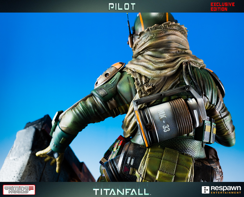 Illustration for article titled Wallrunning Titanfall Pilot Statue